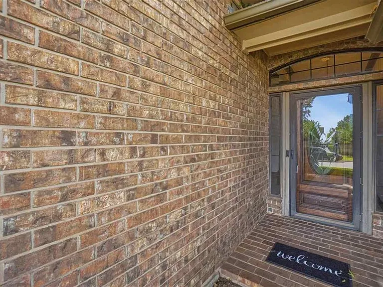 3006 NE Heritage Dr — Photo 16