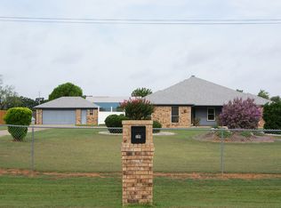 108 Lunday Ln, Burleson, TX 76028