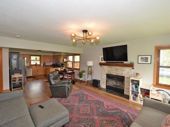 7209 South Quincy AVENUE, Oak Creek, WI 53154