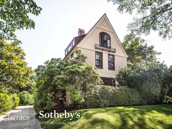 350 Burns Street image 1 of 19