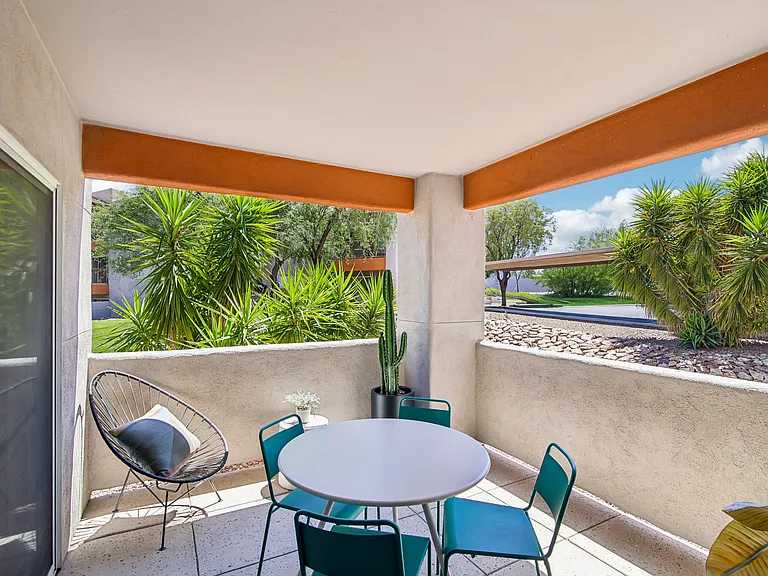 Golf Villas Apartments — Photo 15
