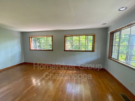 4th image of 118 Hollyberry Ln