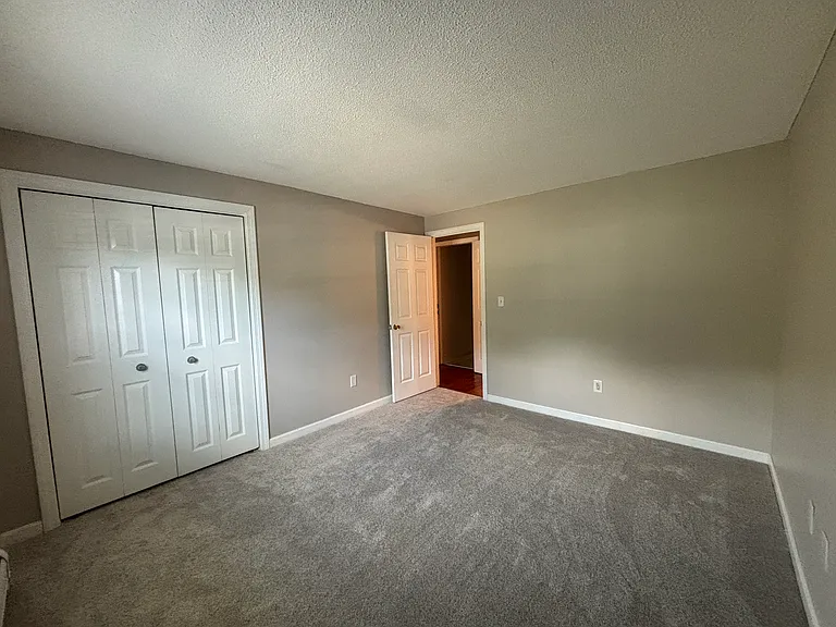 27 Meadowview Cir #27 — Photo 11