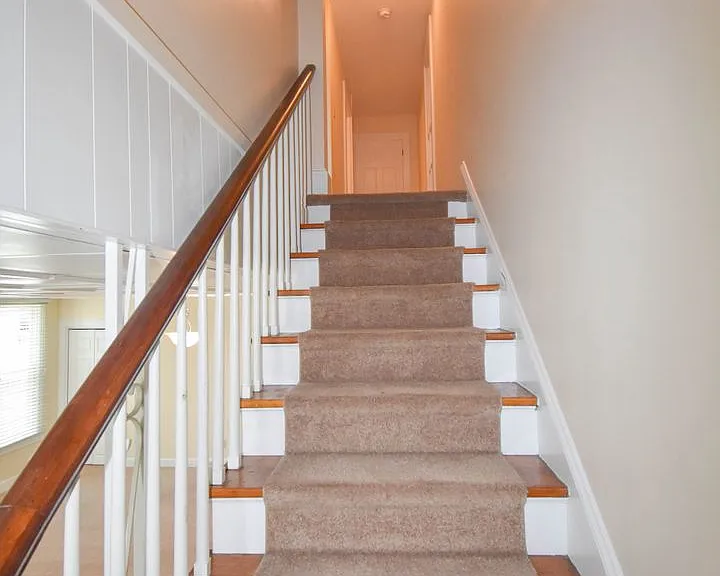 309 Center St — Photo 14