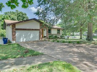 2749 Creekwood Manor Ln, Saint Louis, MO