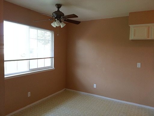 3rd image of 2731 W Caldwell Ave #A
