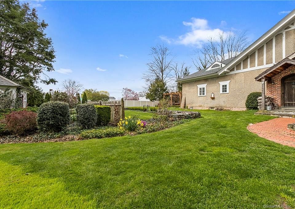 9 Columbus Ave, Niantic, CT 06357 MLS 170484958 Zillow