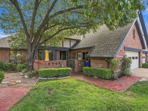 8242 E Douglas Ave, Wichita, KS 67206