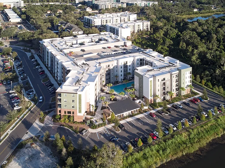 The Accolade Collegiate Village West - Student Housing — Photo 36