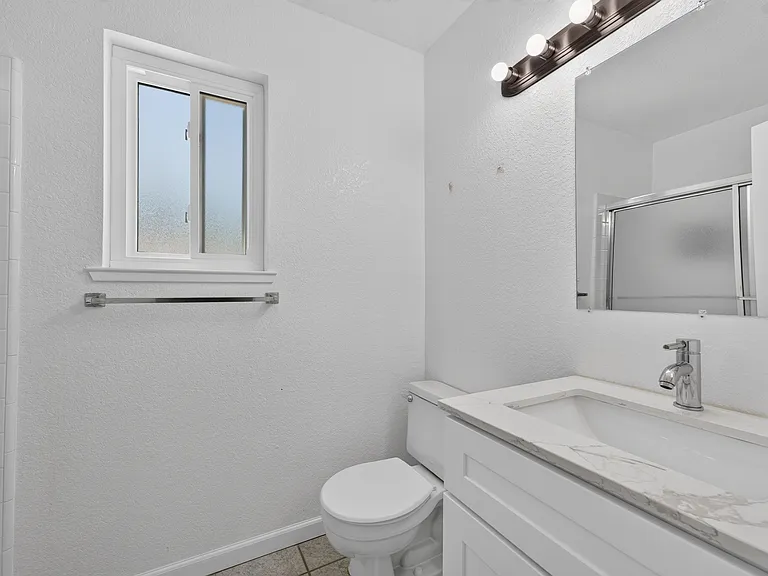 1118 Cresthaven Dr — Photo 16