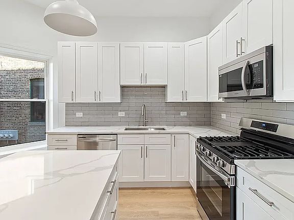 3rd image of 2520 N Mozart St APT 1R