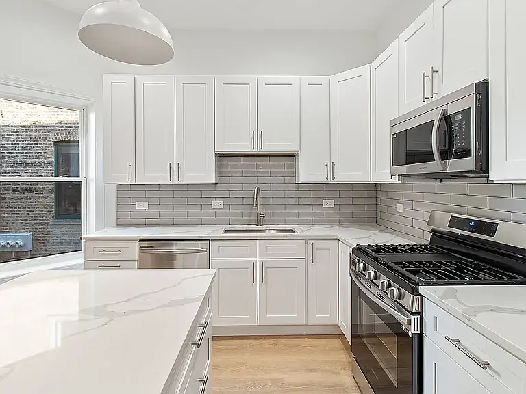 2520 N Mozart St #1R — Photo 3