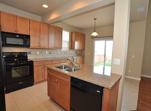 Eat-In Kitchen