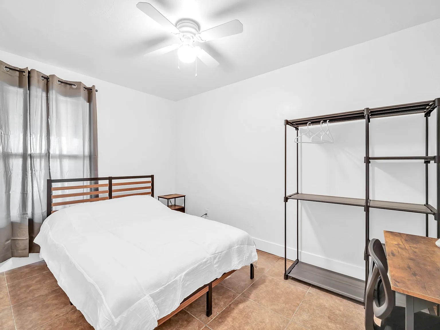 4 bed, 2.0 bath, 1131 sqft, $797 — Photo 1
