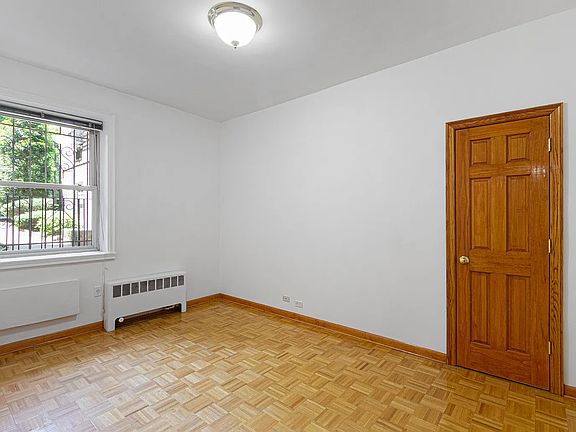5th image of 4825 43rd St APT 1J