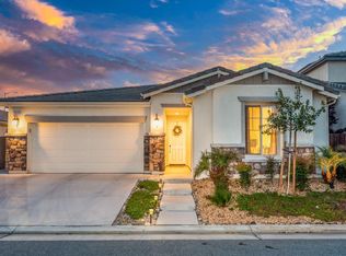 1046 Lindsay Ln, Clovis, CA