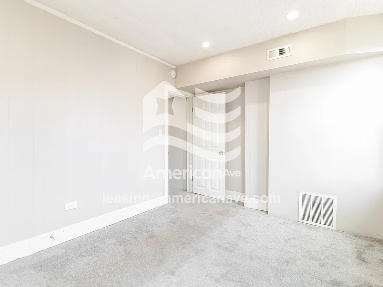 927916_012_wm_-_bedroom_13376052.jpg