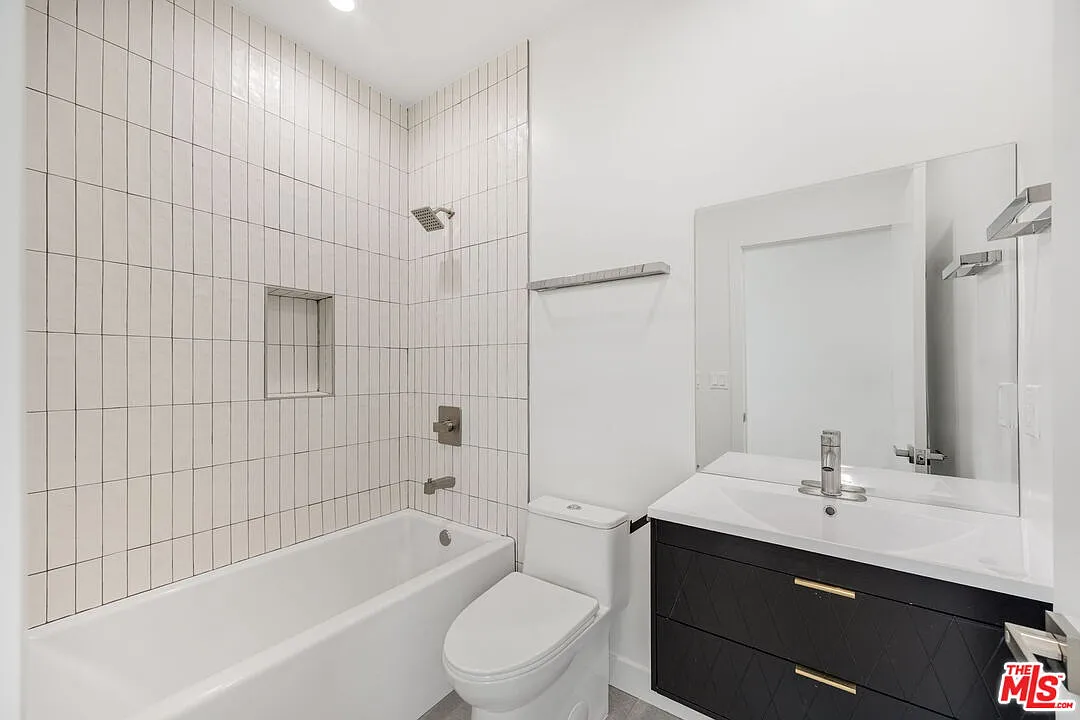 1 bed, 1.0 bath, 400 sqft, $1,900 — Photo 4