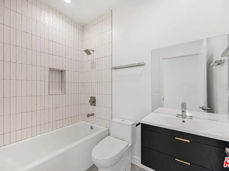11253 Hatteras St #1/2 — Photo 5