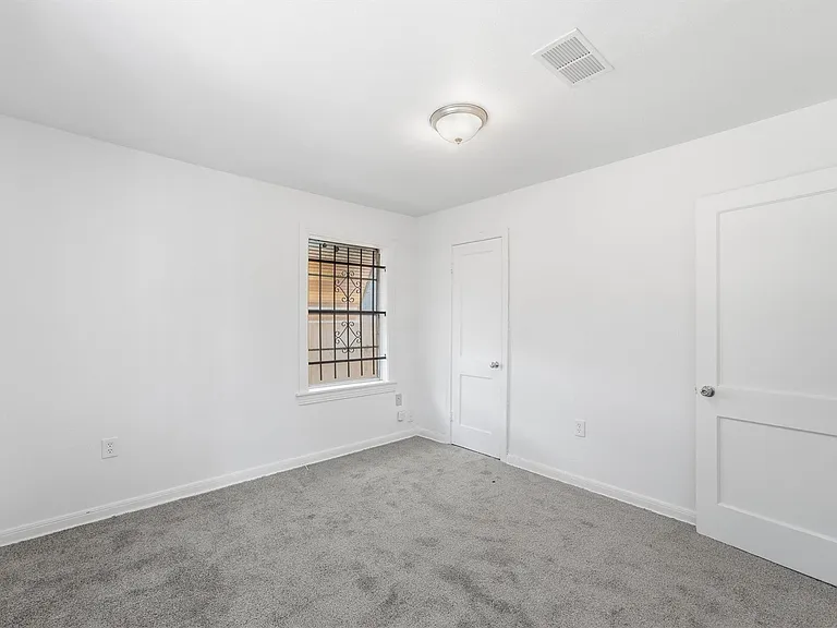 5326 Wenda St — Photo 9