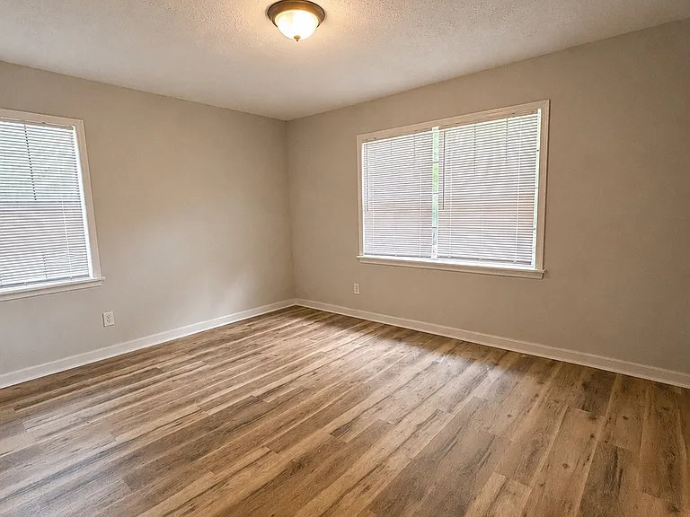 130 Wacker Dr — Photo 9