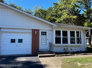 2 Bennington Ln #B, Manchester Township, NJ 08759