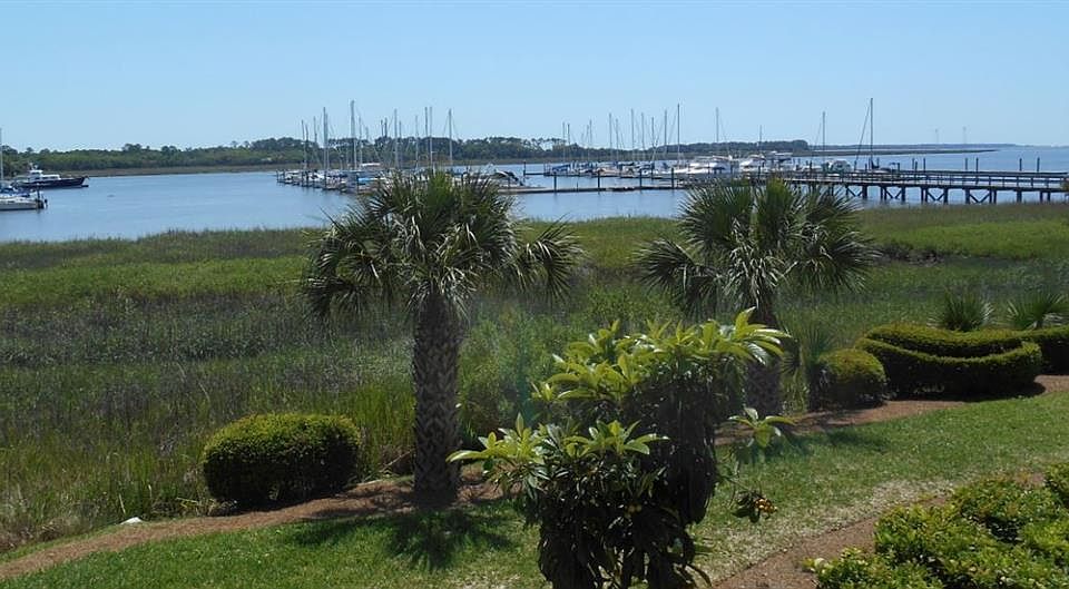 2nd image of 100 Marina Dr