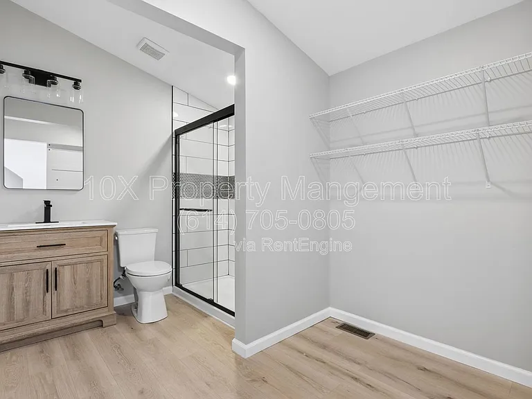 1209 E Whittier St #E — Photo 24