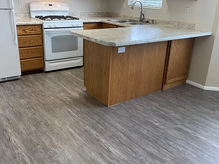 333 E Annalyn Cir — Photo 3