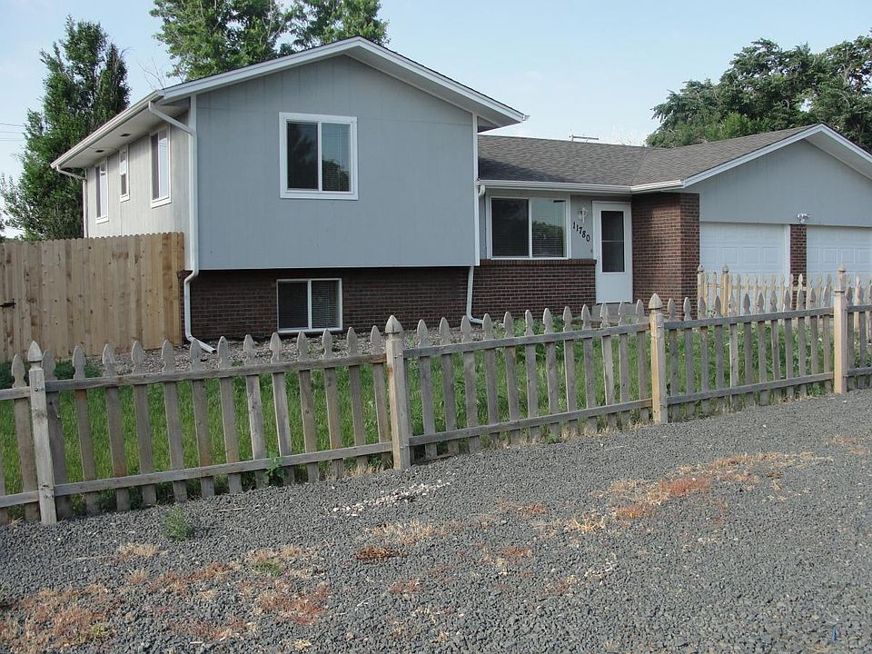 1/2 duplex fence is white now