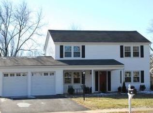 13213 Poplar Tree Rd, Fairfax, VA 22033