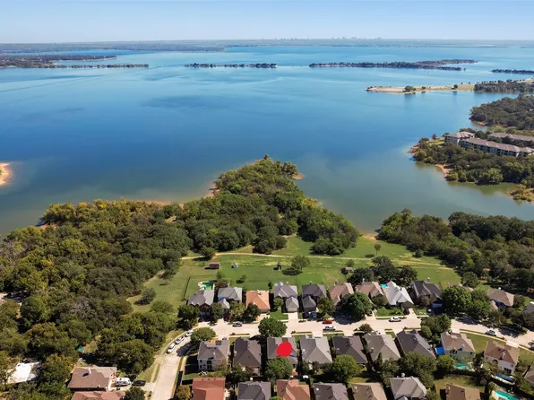 904 Lake Bluff Dr, Lake Dallas, TX 75065