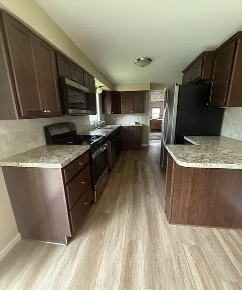 6350 Lakeshore Rd — Photo 9