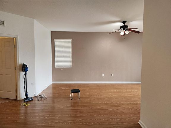 2nd image of 698 SW Glen Crest Way