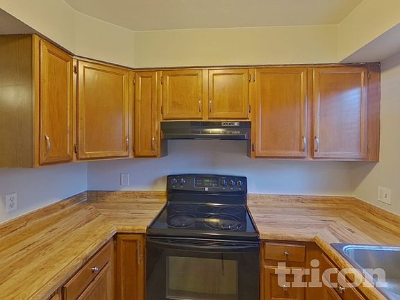 5th image of 4219 Charleston Dr