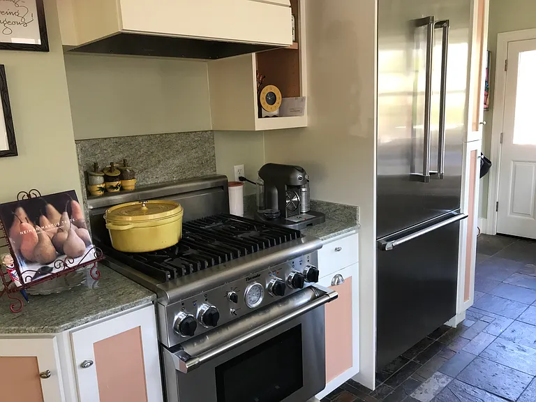 1171 Yosemite Ave — Photo 11