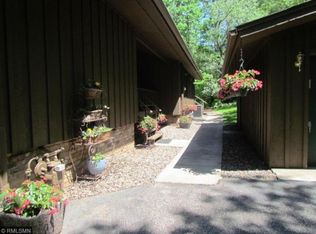 4001 Huntingdon Dr, Minnetonka, MN 55305