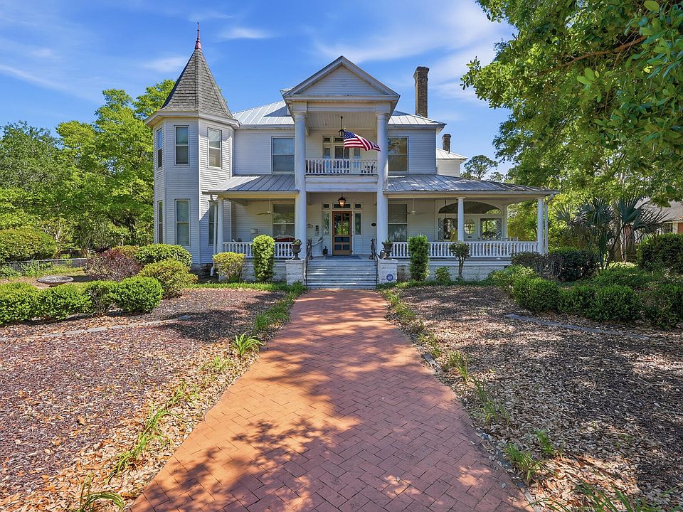 1st image of 550 Circle Dr