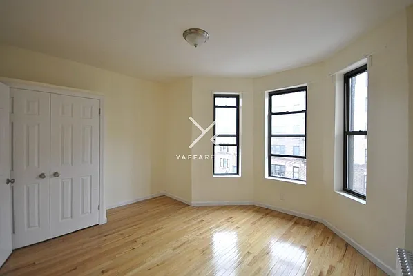 Rented by Yaffa Realty LLC | media 44