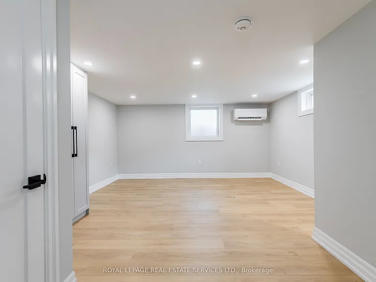 2 Thorndale Ave #C — Photo 16