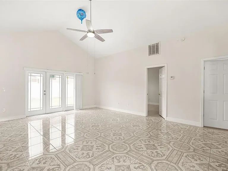 948 Ocala Woods Ln — Photo 3