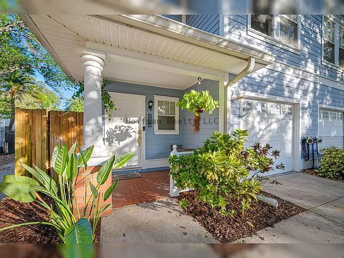 400 S Willow Ave #A — Photo 4