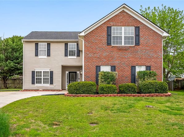 9 Druid Hill Ct, Simpsonville, SC 29681