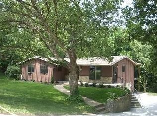 6313 Robinhood Ln, Merriam, KS 66203