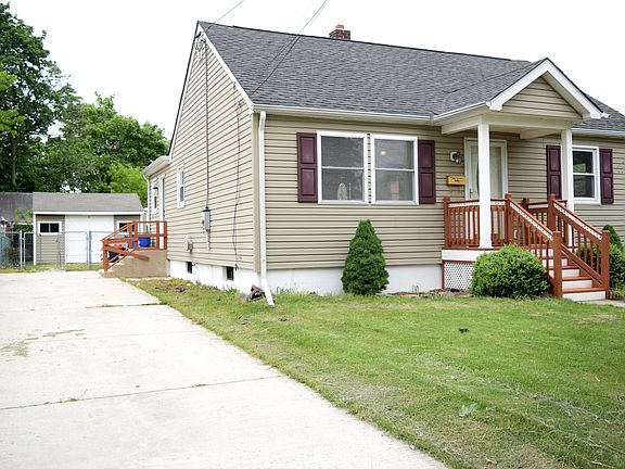 2nd image of 402 Independence Dr