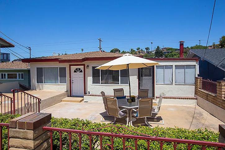 3536 Wawona Dr — Photo 2