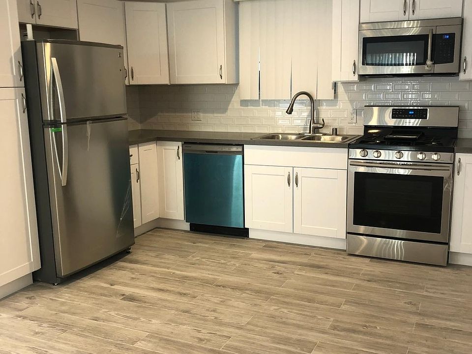 1st image of 11480 La Maida St