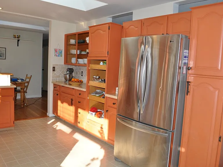 1206 S Longwood Dr — Photo 3