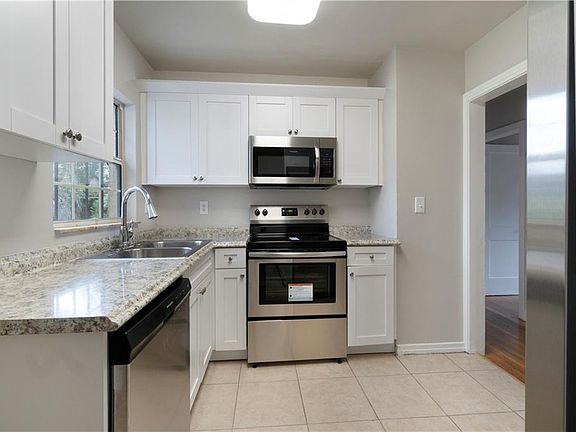 5th image of 1402 E Sligh Ave