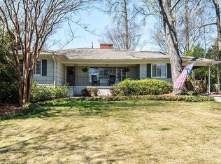 520 Eastwood Pl, Vestavia Hills, AL 35216